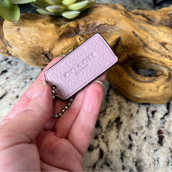 Coach Hang Tag - Picture 2 of 4